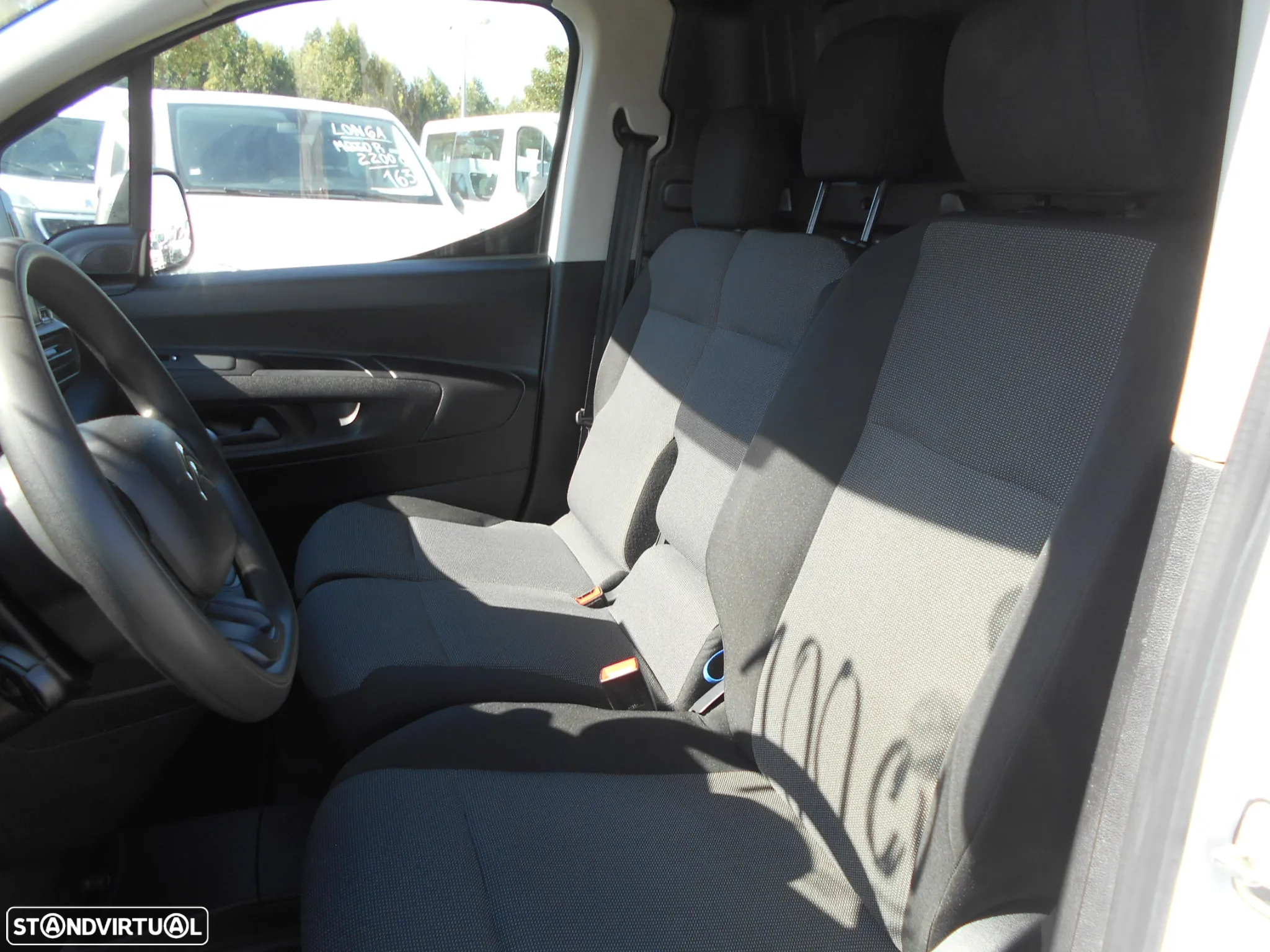 Citroën BERLINGO 102cv 3 LUG Com AC - 9