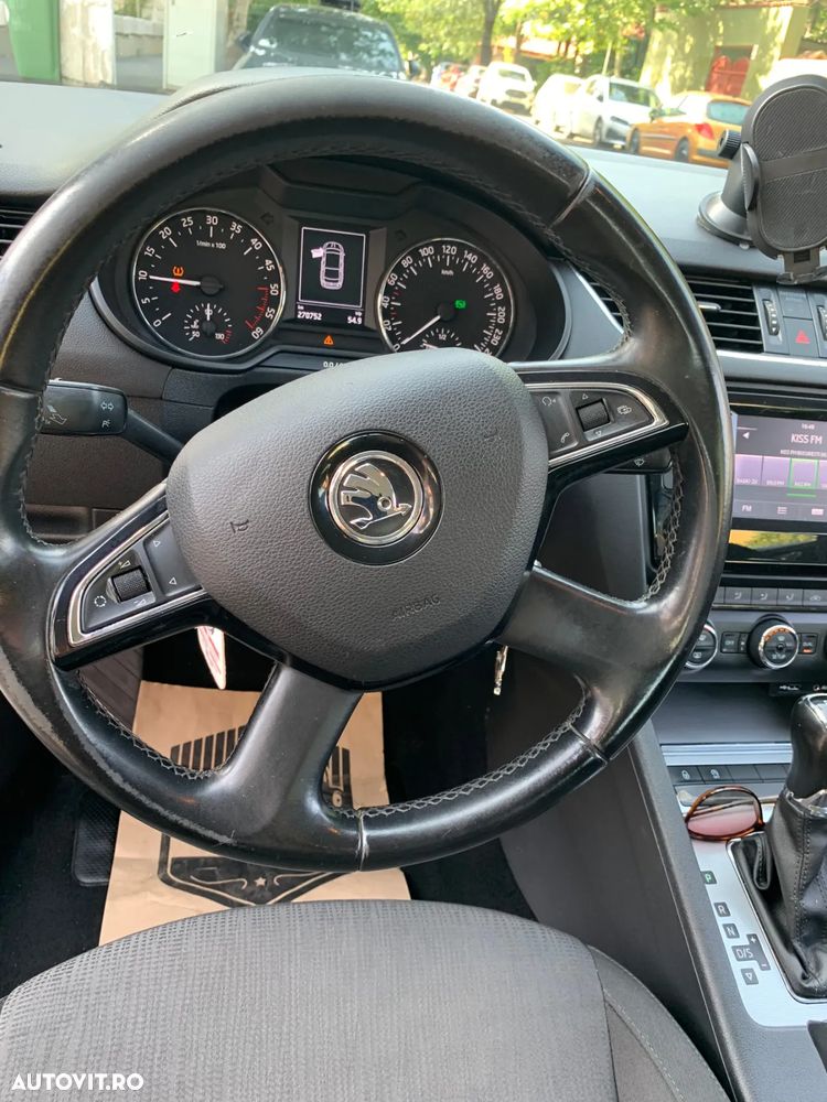 Skoda Octavia 2.0 TDI DSG Style - 17