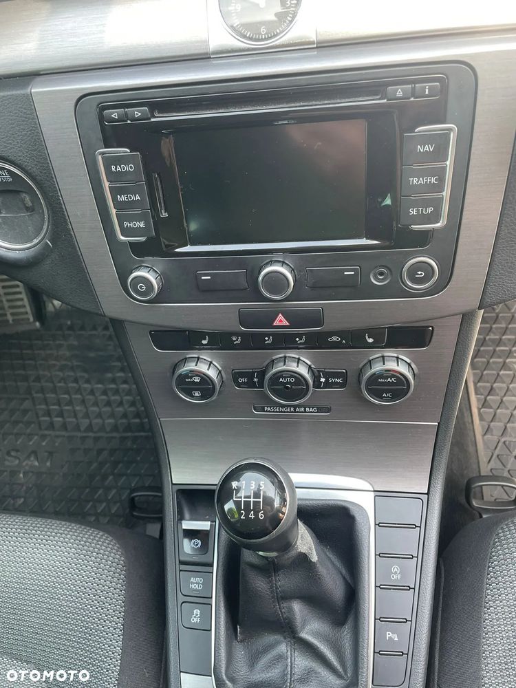Volkswagen Passat 2.0 TDI Comfortline - 21