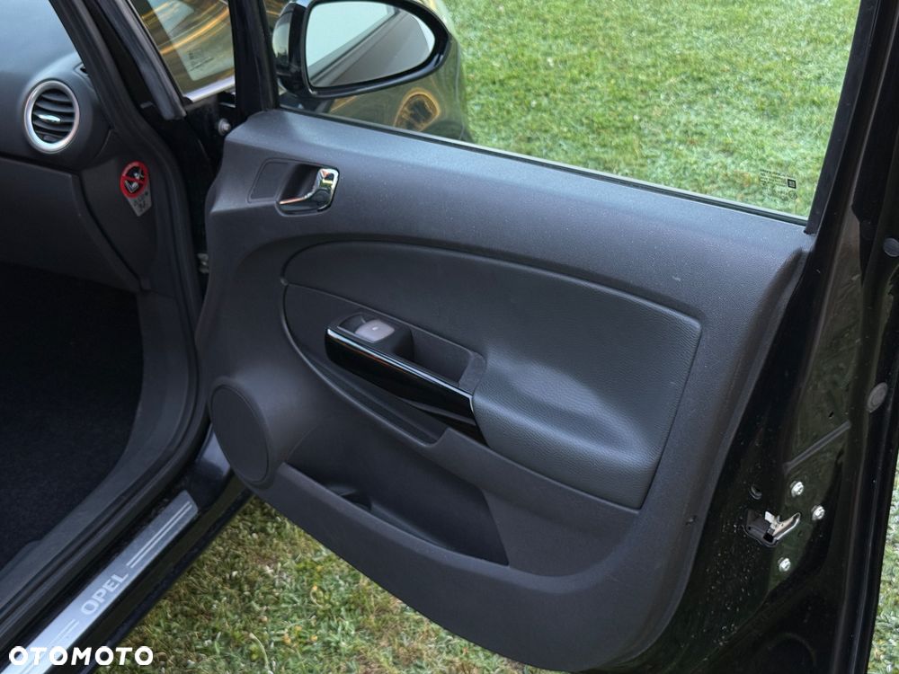 Opel Corsa 1.2 16V Cosmo - 14