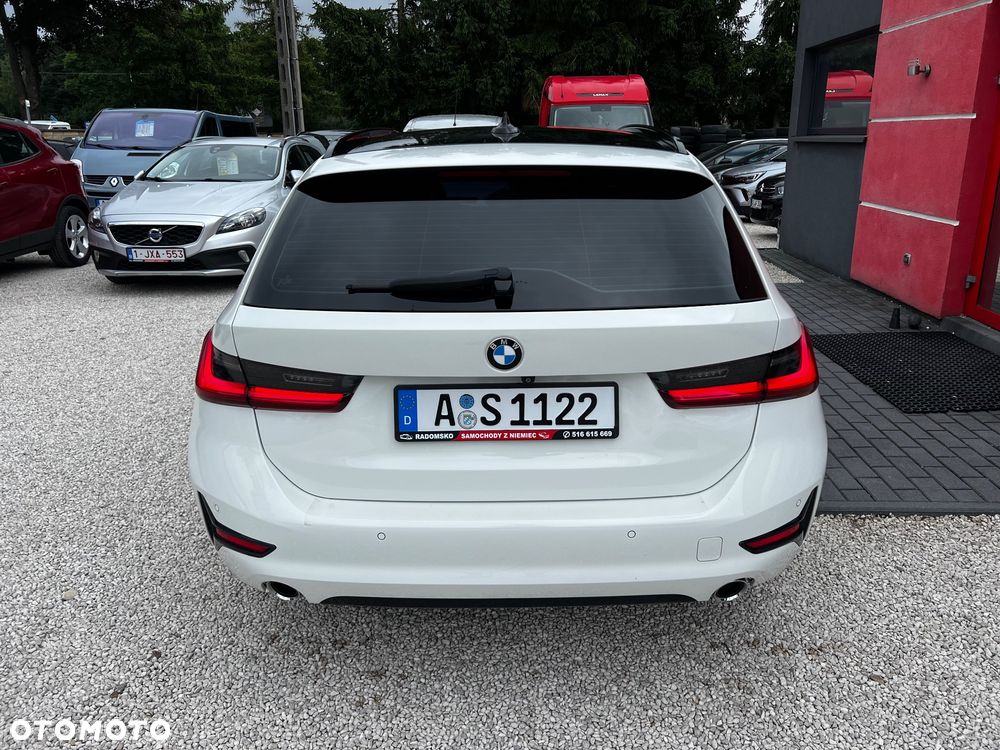 BMW Seria 3 320d xDrive Edition M Sport Shadow - 35