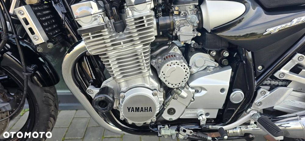 Yamaha XJR - 37