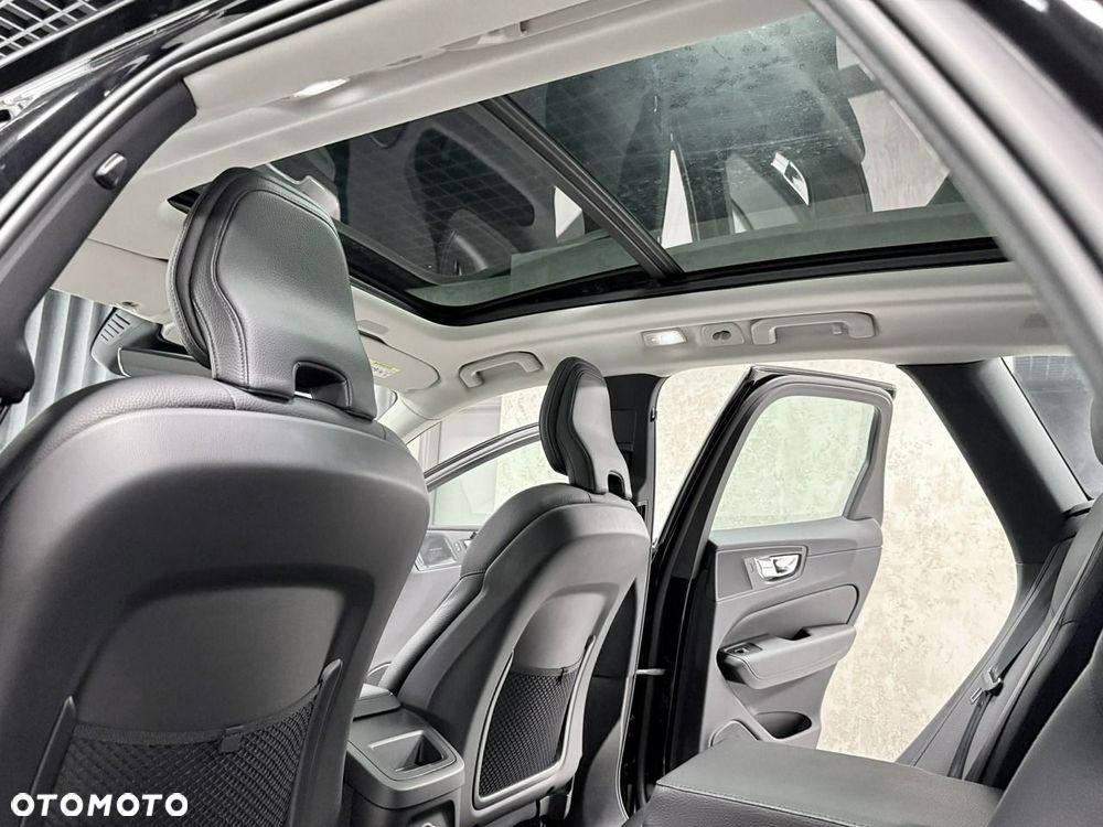 Volvo XC 60 T8 Plug-In Hybrid AWD Inscription Expression - 36