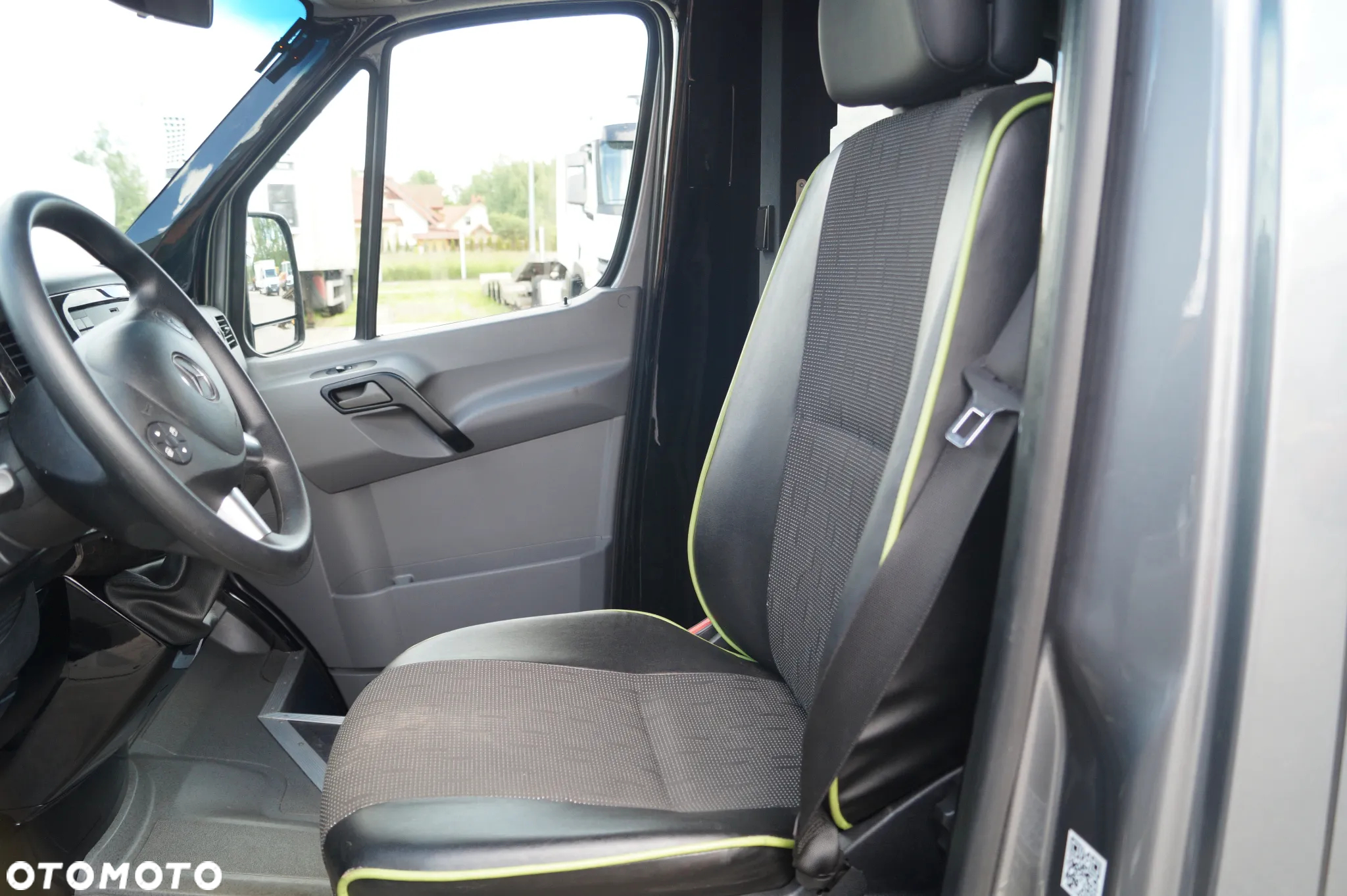 Mercedes-Benz Sprinter - 9