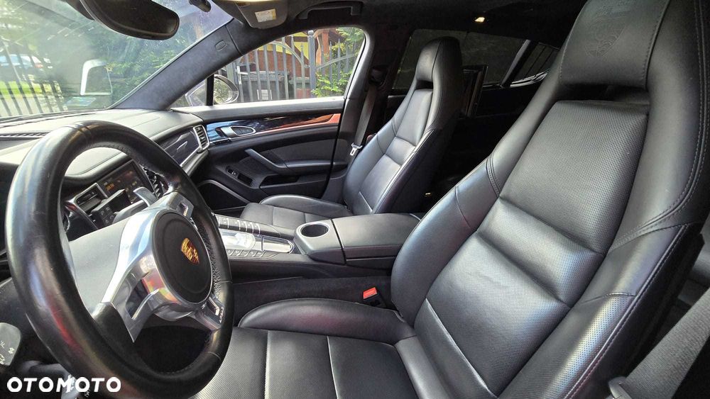 Porsche Panamera - 8