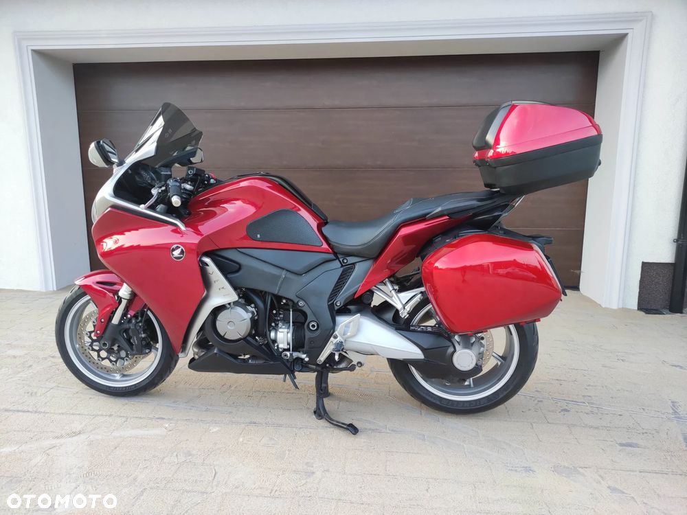 Honda VFR - 3