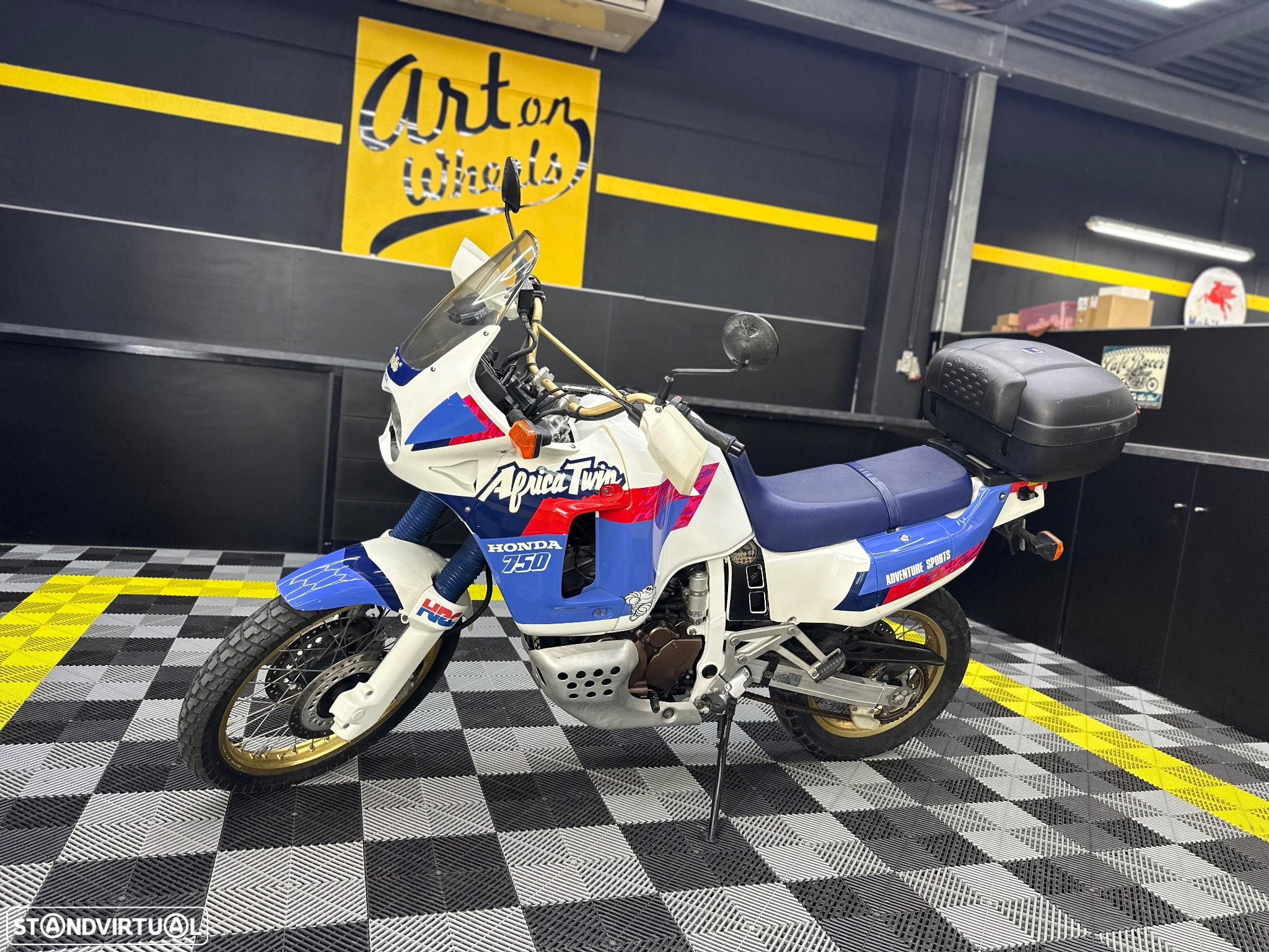 Honda Africa Twin RD04 - 11