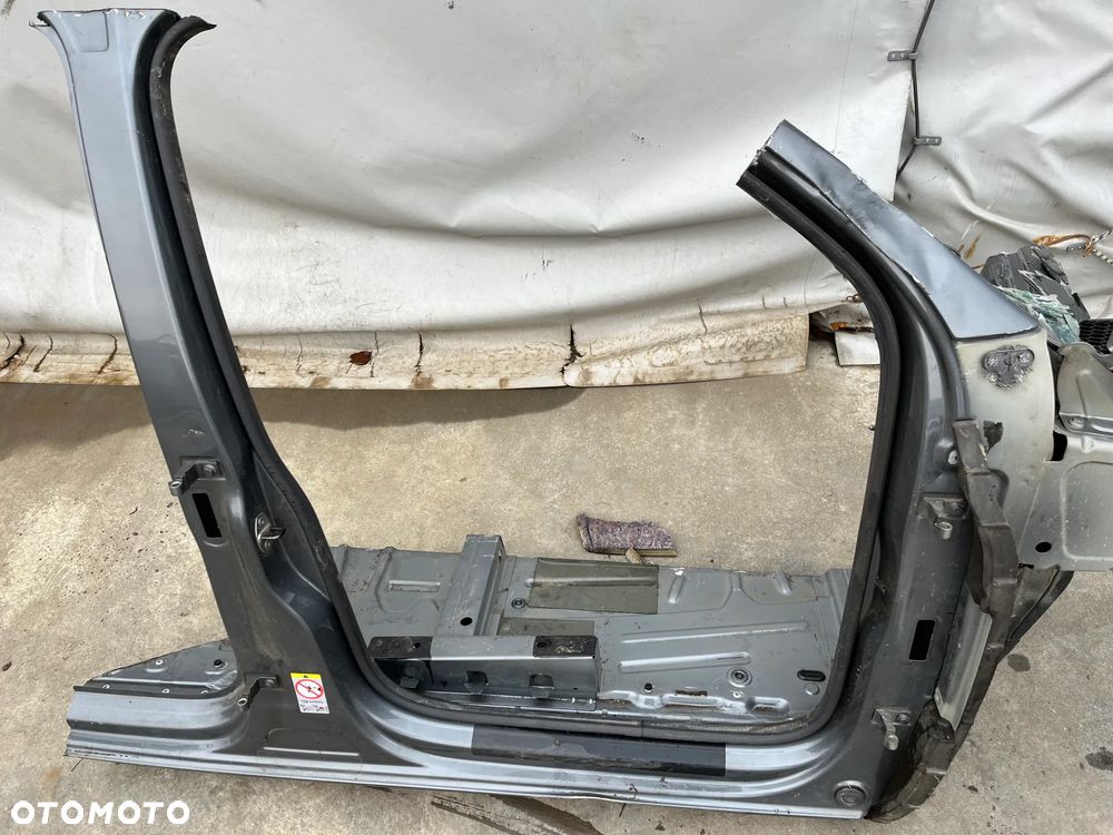 VW AMAROK I PODŁUŻNICA LEWA/PRAWA POSZYCIE KAROSERIA 2015R - 2