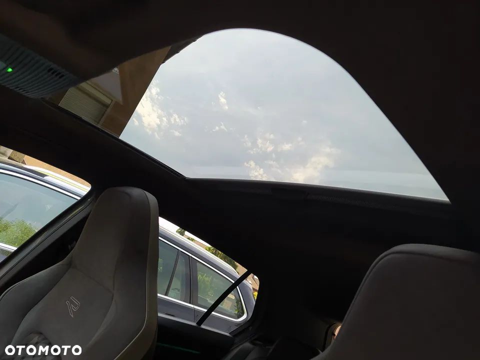 Volkswagen Golf - 22