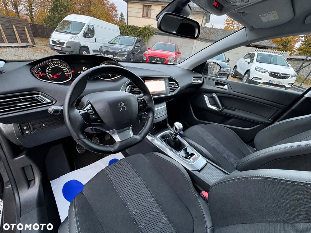 Peugeot 308 1.5 BlueHDi Allure S&S - 16