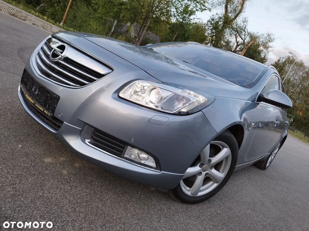 Opel Insignia 2.0 Turbo Sports Tourer 4x4 Automatik Cosmo - 1