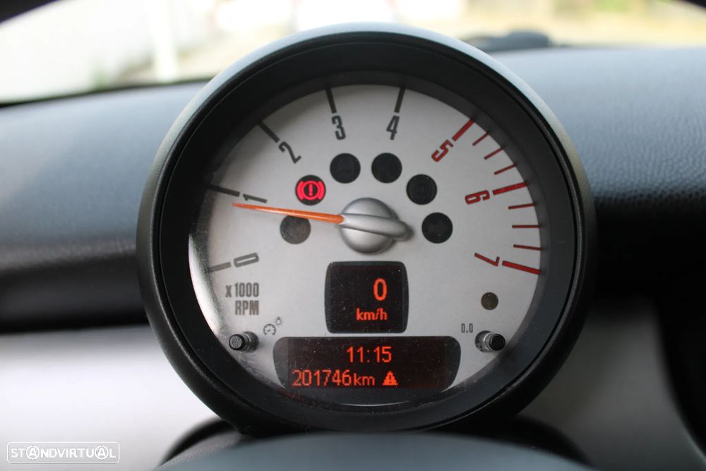 MINI 3 Portas One D - 15