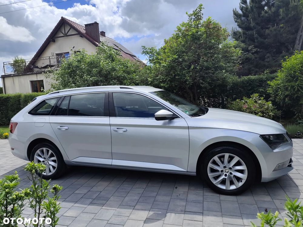 Skoda Superb 2.0 TDI SCR 4x4 Style DSG - 4