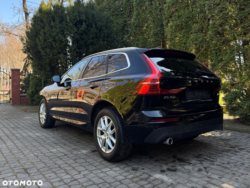 Volvo XC 60 D4 AWD Momentum - 4