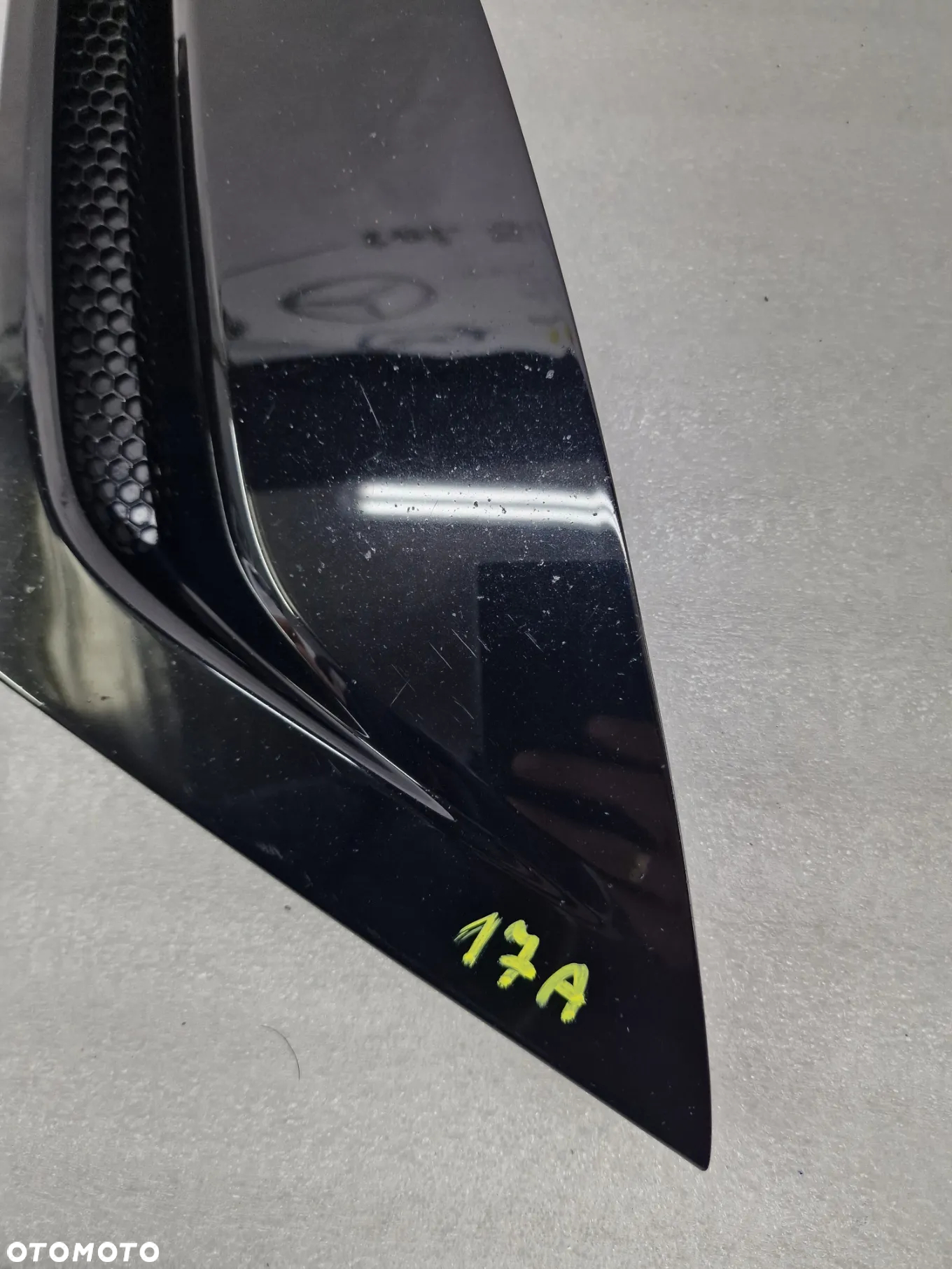 OPEL ZAFIRA C 12- LEWA KRATKA BOCZNA ZDERZAKA PRZEDNIEGO PRZÓD , NR 13300504 , NR AUKCJI C/17 - 2