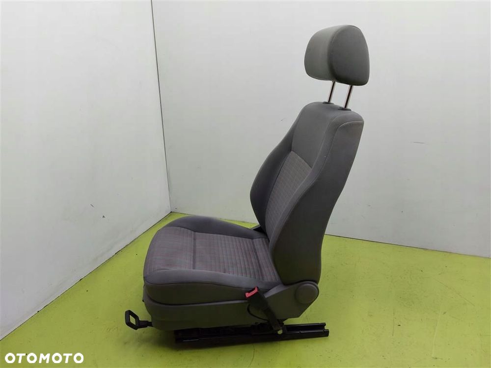Fotel Przedni prawy VW Polo IV FL 2005-2009R PASAŻER - 4