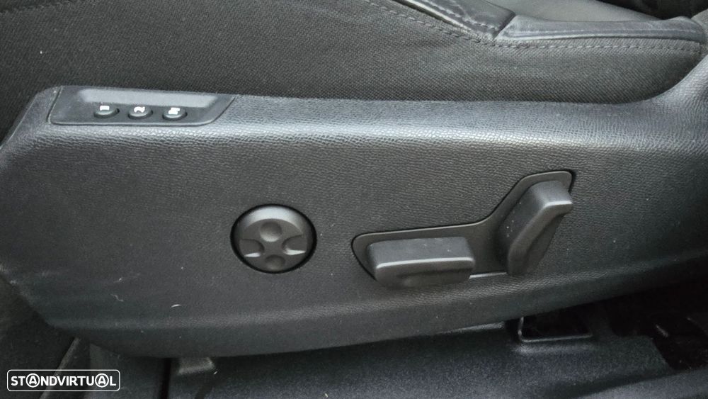 Peugeot 5008 1.5 BlueHDi GT Line J19 EAT8 - 51