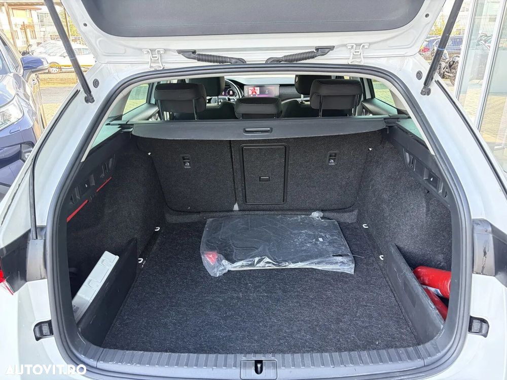 Skoda Octavia 2.0 TDI DSG 4X4 Scout - 10