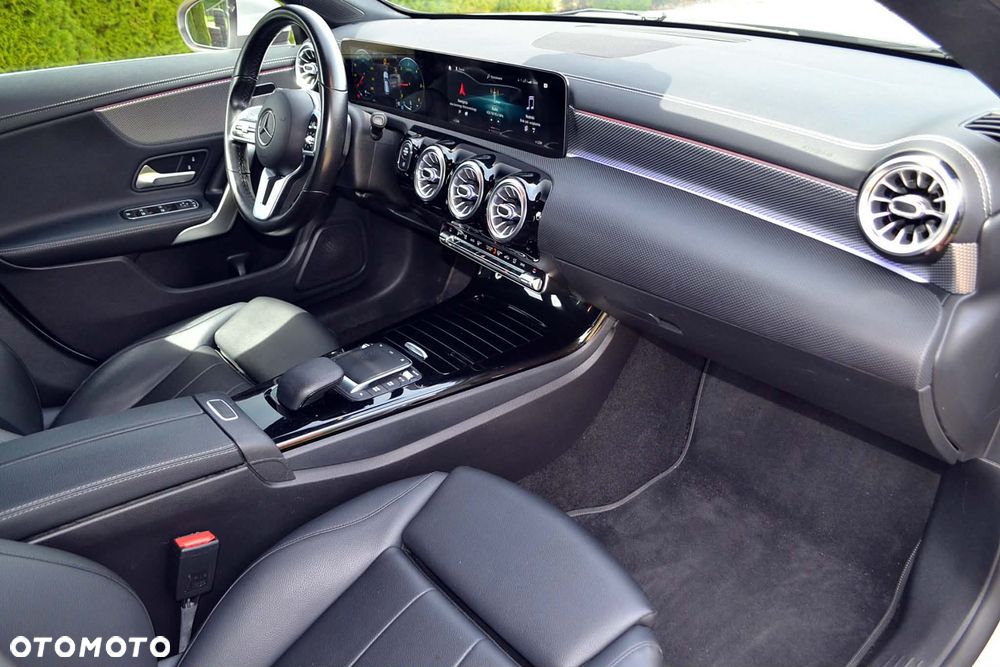 Mercedes-Benz CLA 200 d Edition 1 8G-DCT - 24