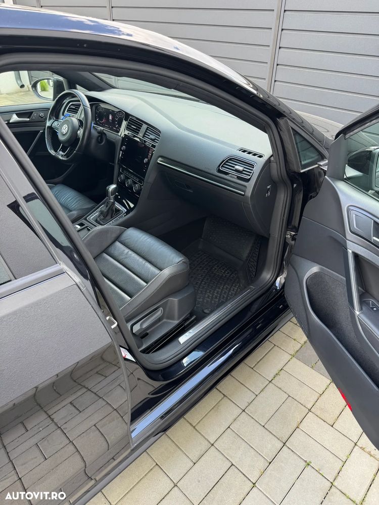 Volkswagen Golf - 11