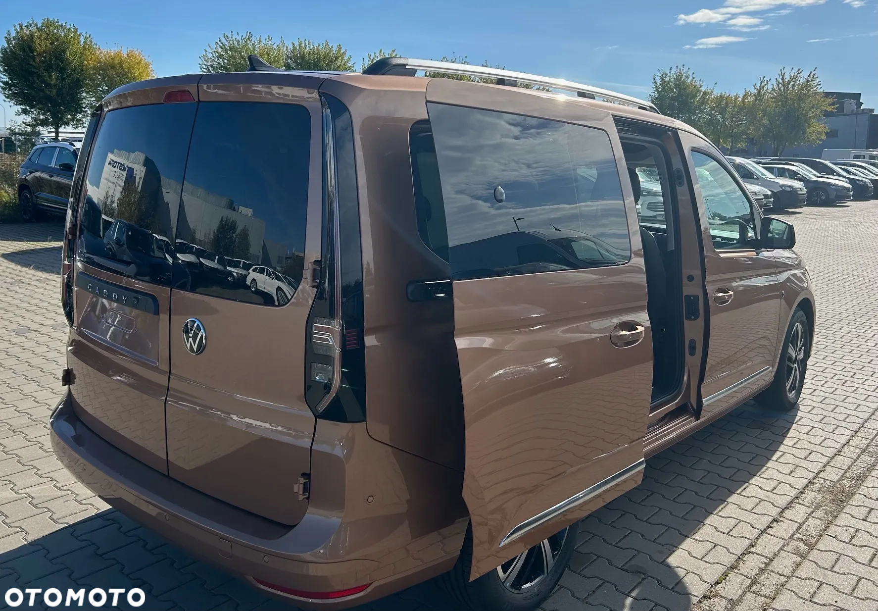 Volkswagen Caddy Maxi 2.0 TDI Style DSG - 4