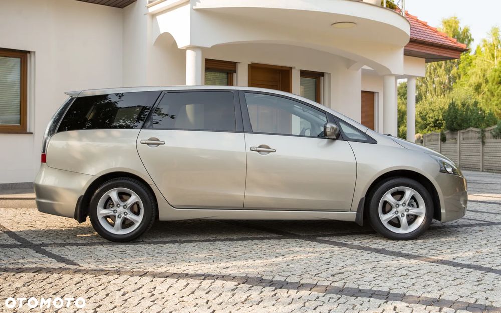 Mitsubishi Grandis 2.4 Intense - 11