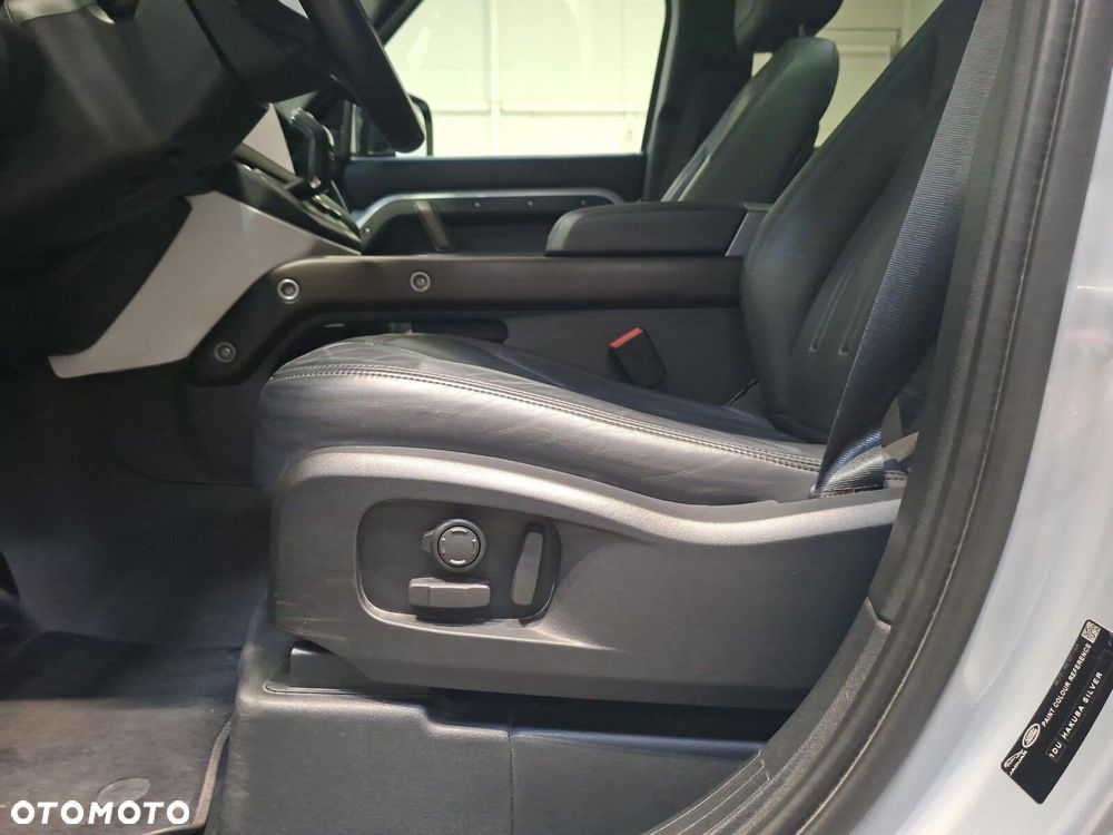 Land Rover Defender - 13