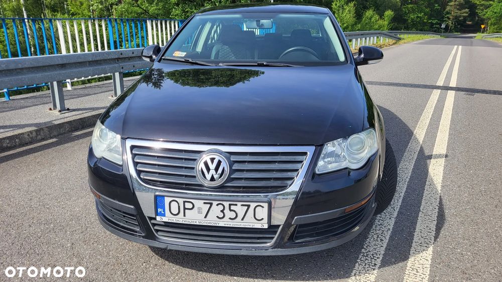 Volkswagen Passat 1.9 TDI Comfortline - 2