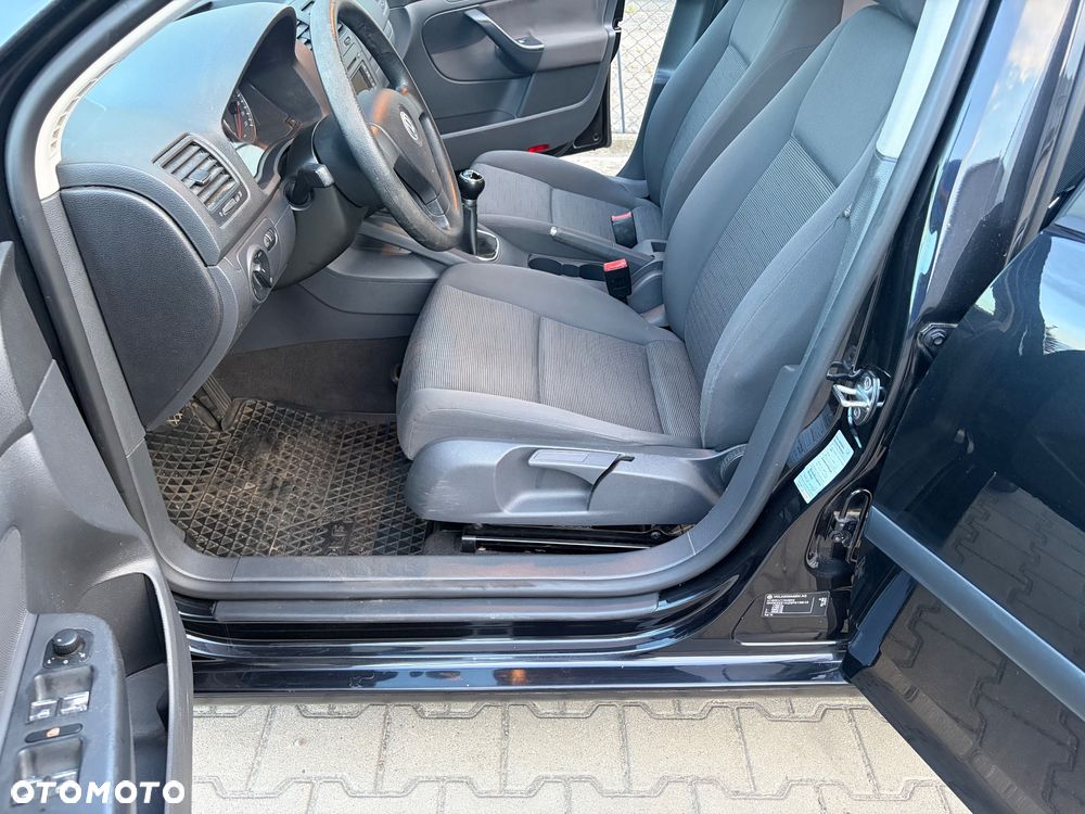 Volkswagen Golf - 22