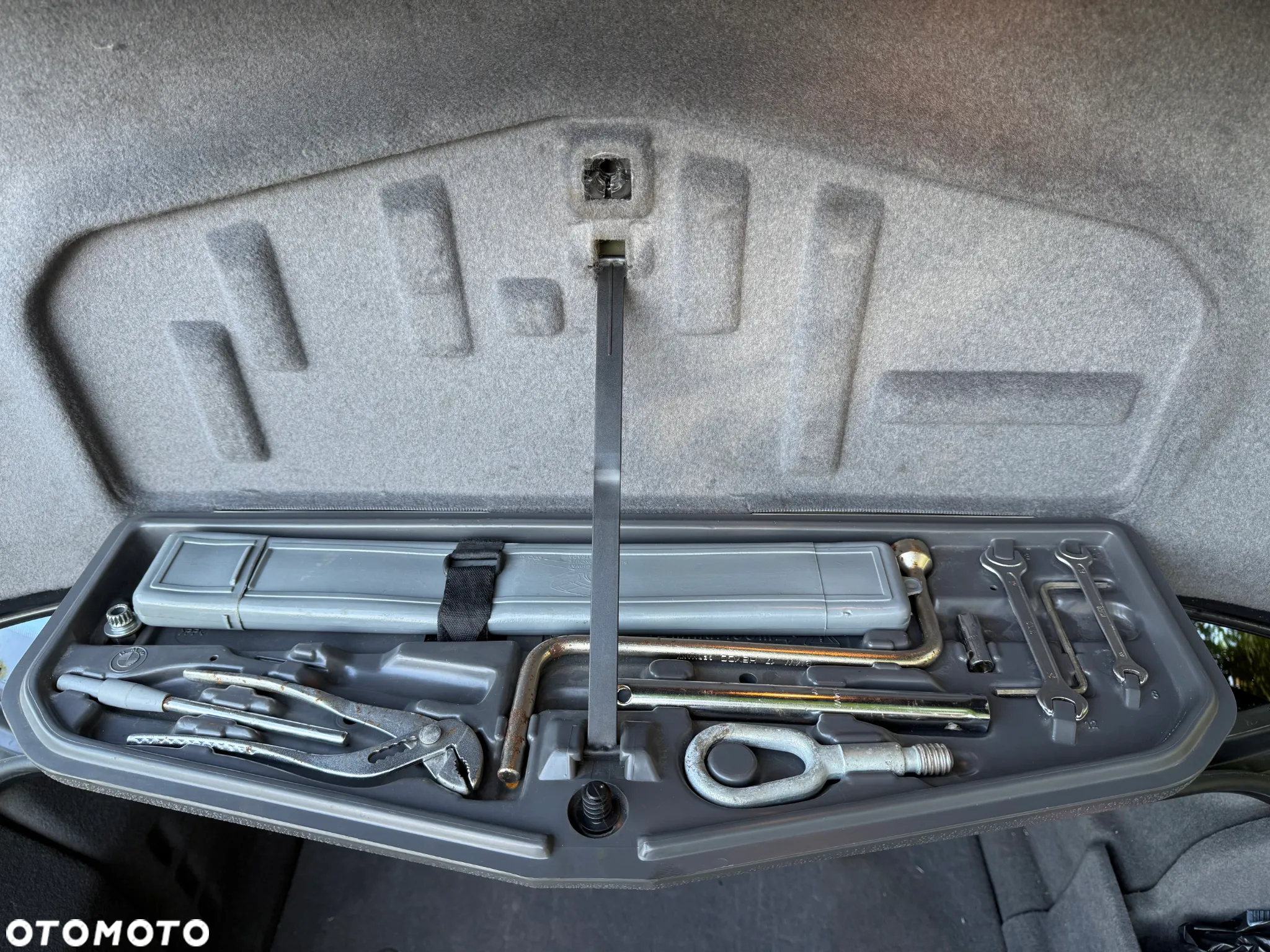 BMW Seria 7 740iL - 29