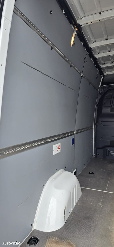 Mercedes-Benz Sprinter - 18