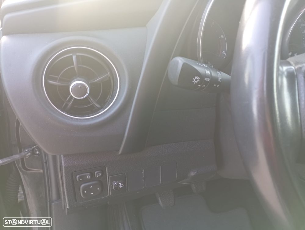 Toyota Auris Touring Sports 1.4 D-4D Comfort+Pack Sport - 17