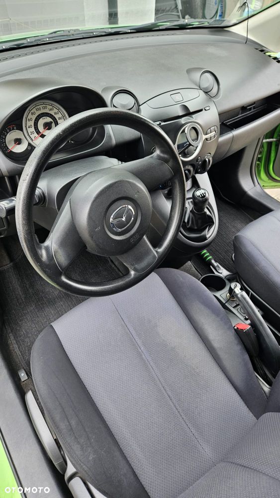 Mazda 2 - 8