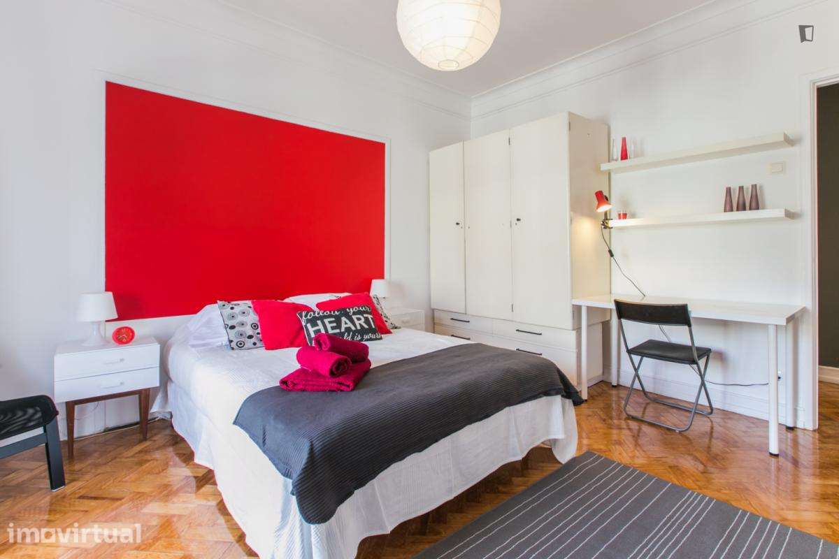 Quarto - localizado em São Sebastião Lisbon - Grande imagem: 4/19