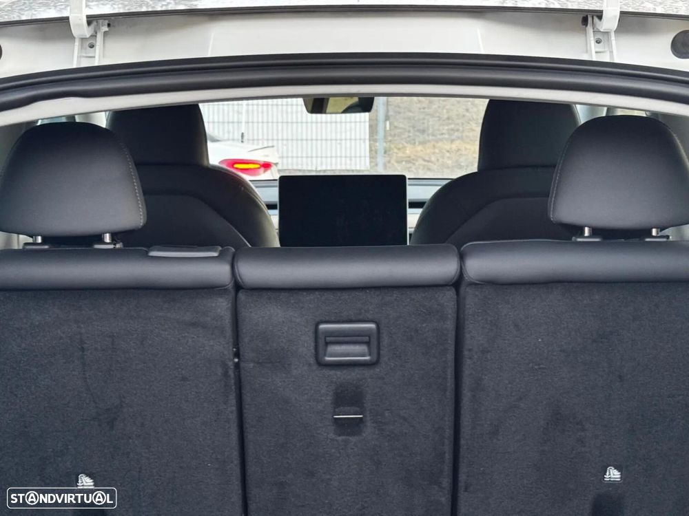 Tesla Model Y Long Range Dual Motor AWD - 21