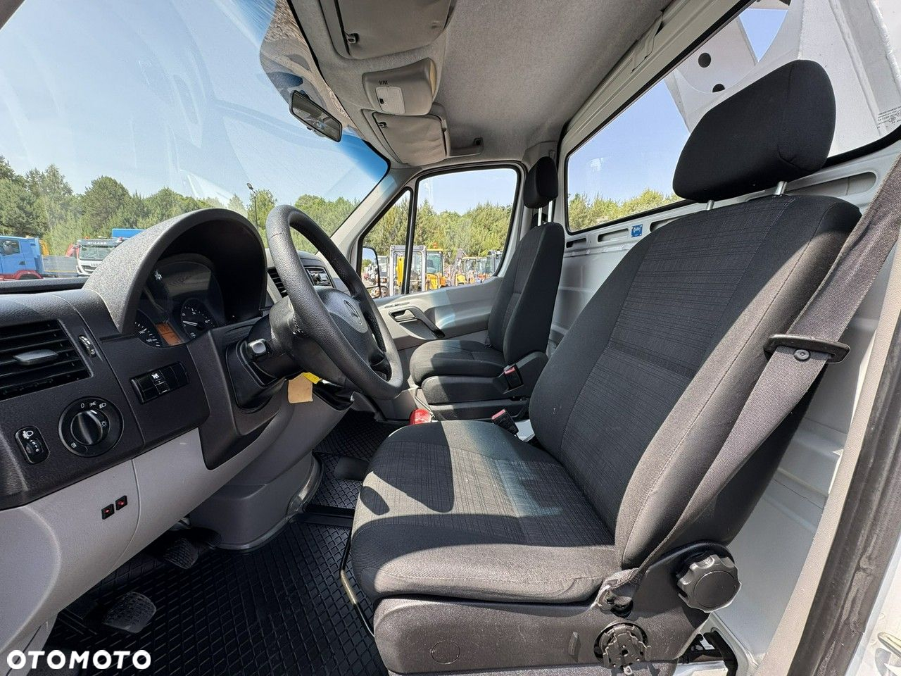 Mercedes-Benz Sprinter - 23