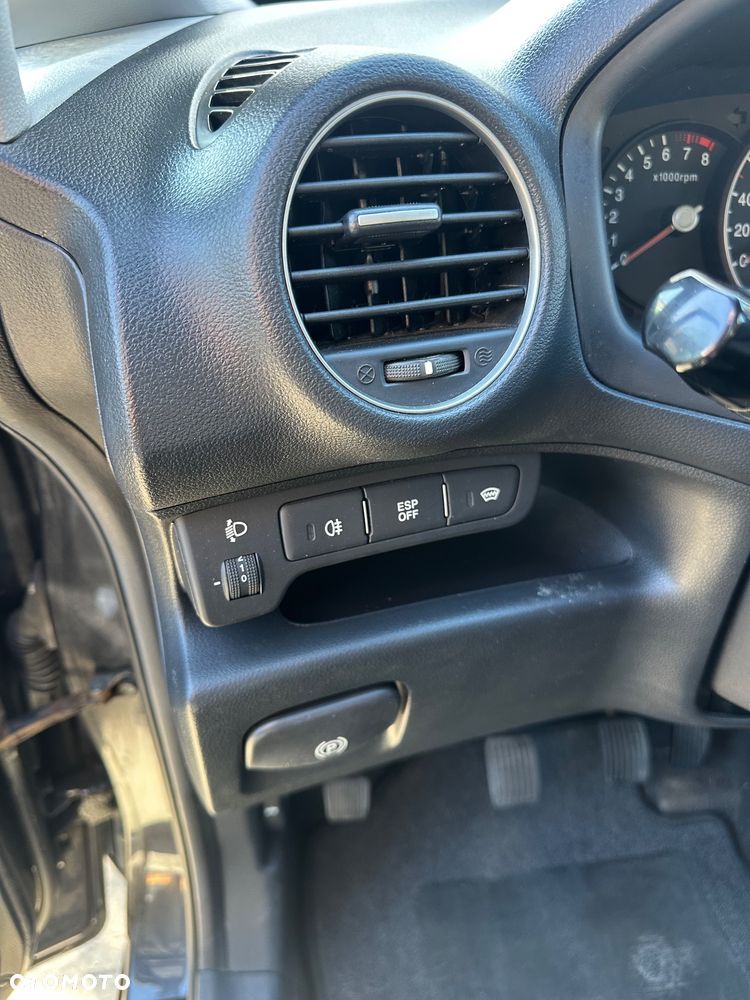 Kia Carens 2.0 CVVT Spirit - 13