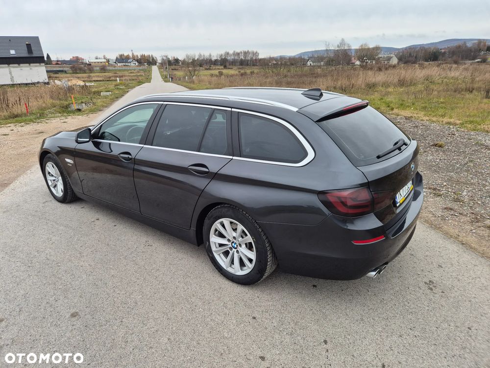 BMW Seria 5 525d xDrive - 5
