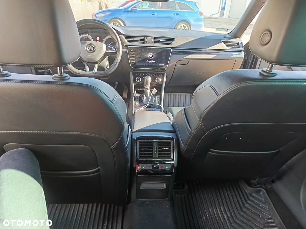 Skoda Superb 2.0 TSI L&K DSG - 22