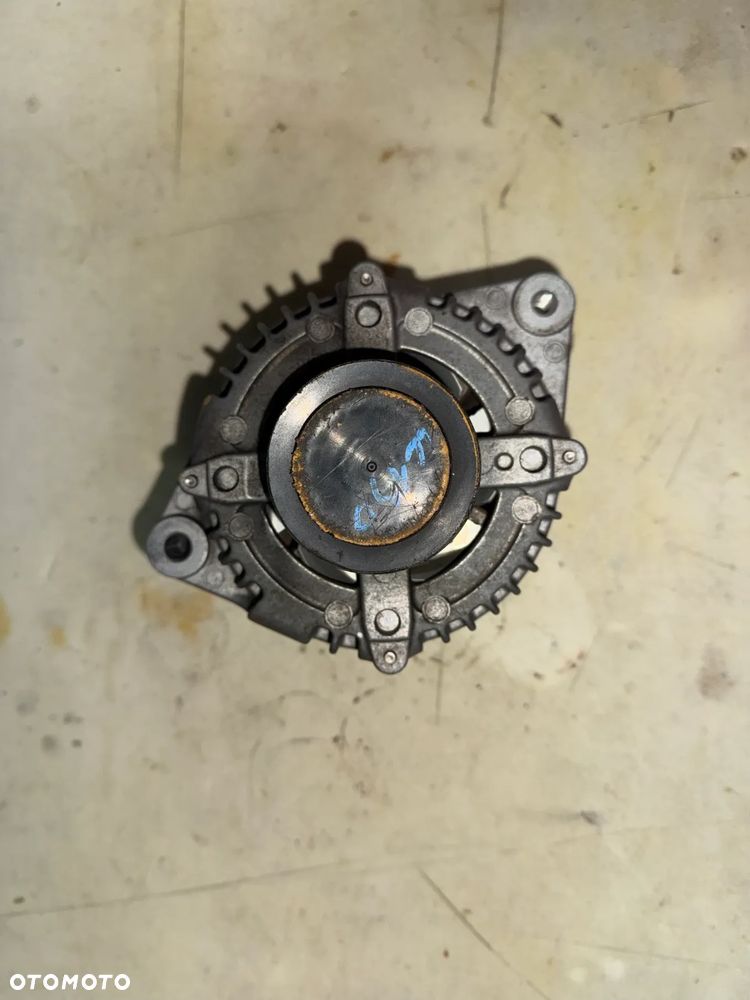 Alternator Toyota Land Cruiser 150 27060-30130 - ORYGINALNE - 2
