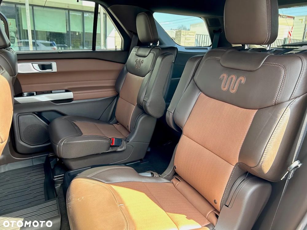 Ford Explorer - 28