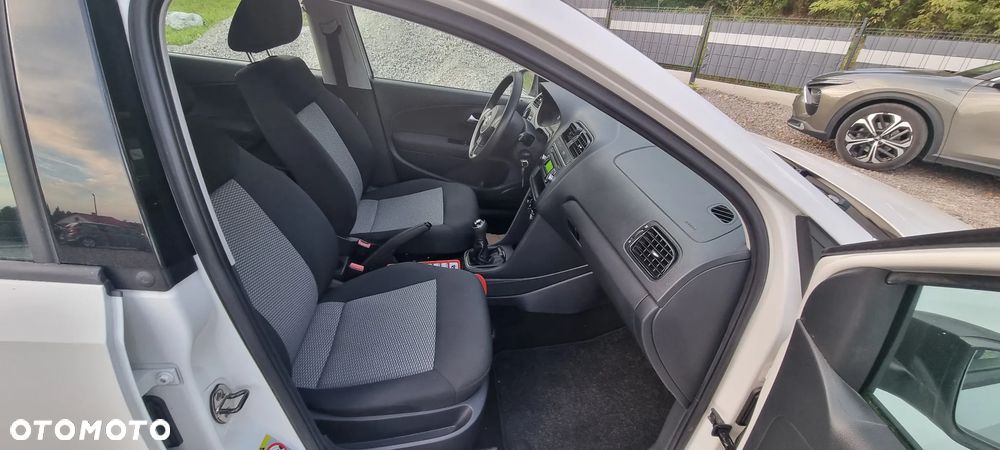Volkswagen Polo - 13