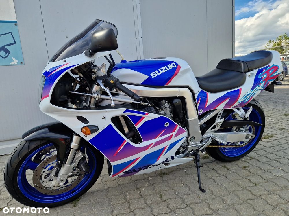 Suzuki GSX-R - 23