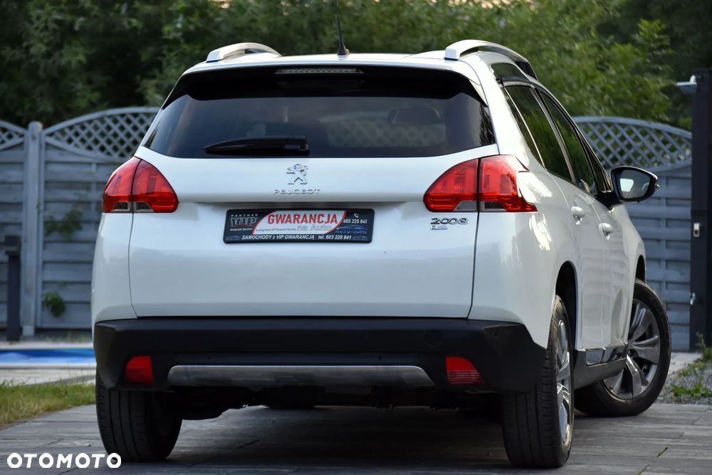 Peugeot 2008 BlueHDi 100 STOP & START Style - 17