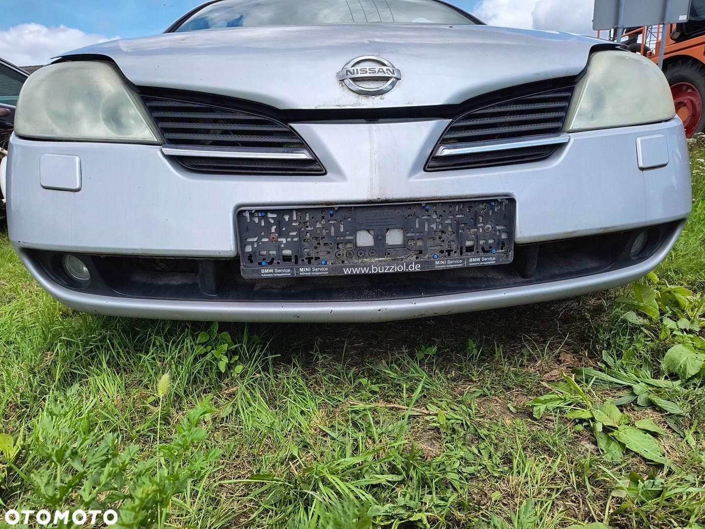 NISSAN PRIMERA P12 ZDERZAK PRZÓD PRZEDNI SPRYSK HALOGENY GRILL kpl. SREBRNY - 1