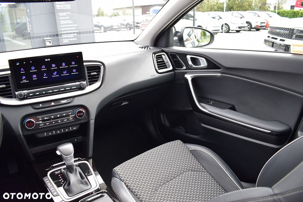 Kia XCeed - 29