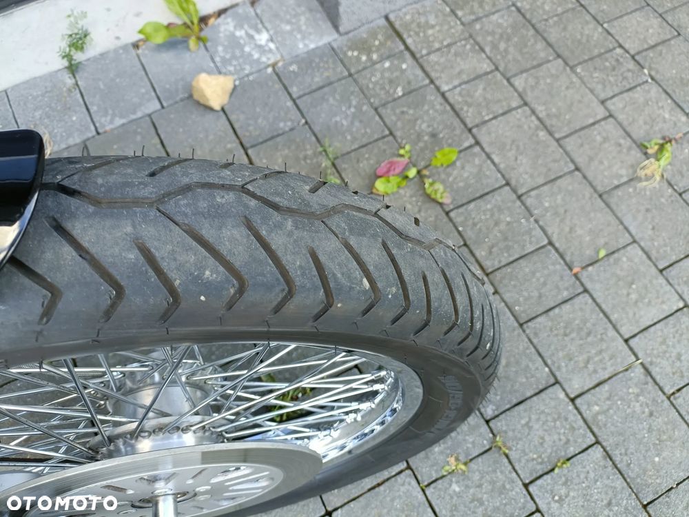 Suzuki Intruder - 4