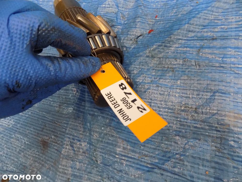 John Deere seria 6000, 6600  6506 6800 6900 l78944  WOM PTO wałek - 6