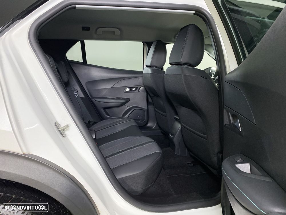 Peugeot 2008 1.2 PureTech Allure Pack EAT8 - 18