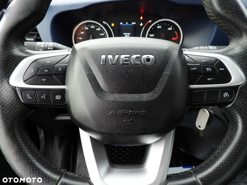 Iveco DAILY 35C18 TEMPOMAT LEDY AUTOMAT HI-MATIC BLIŹNIACZE KOŁA KLIMATYZACJA  180KM - 40